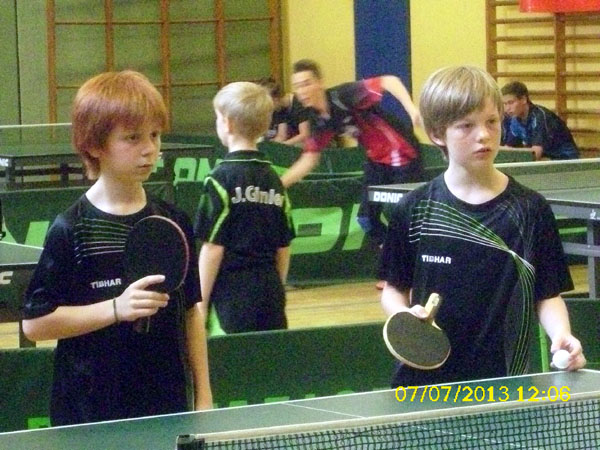 Julius und Nils belegten beim Heusweiler 2er-Mannschaftsturnier von 6 Mannschaften einen hervorragenden 2. Platz Julius und Nils belegten beim Heusweiler 2er-Mannschaftsturnier von 6 Mannschaften einen hervorragenden 2. Platz